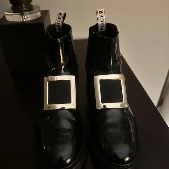Roger Vivier Chelsea Boots 9.5 - Picture 2 of 3